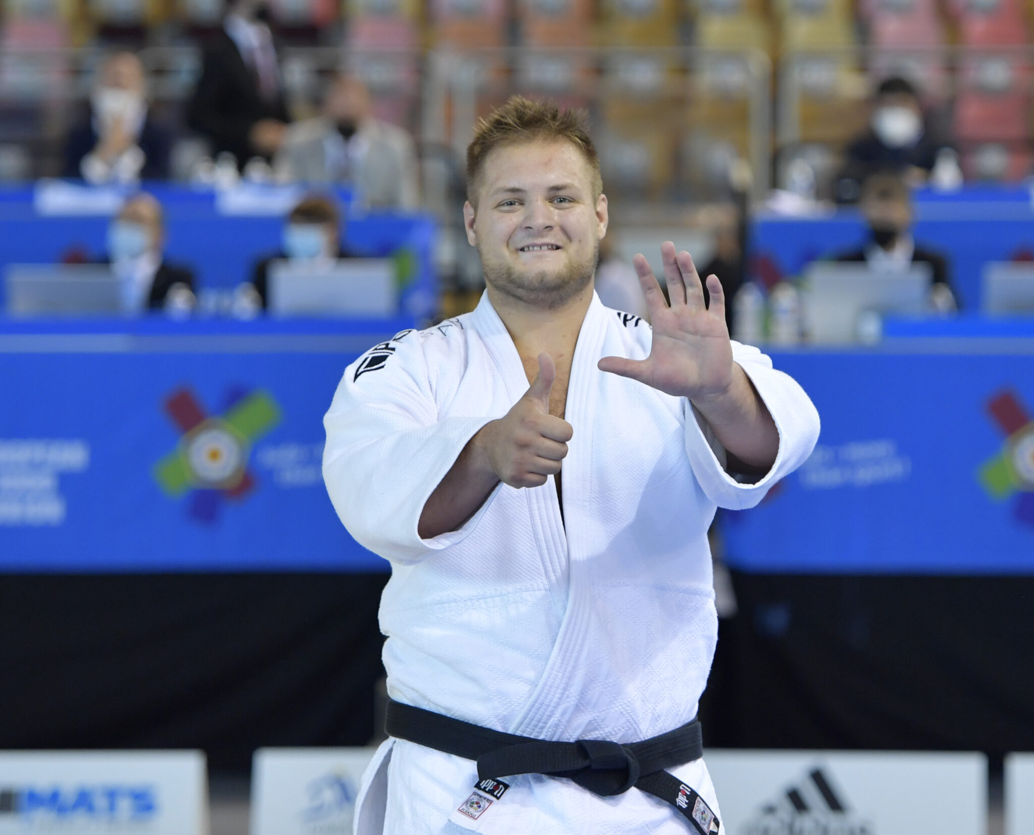FONTAINE AND SIPOCZ BECOME TRIPLE JUNIOR EUROPEAN CHAMPIONS